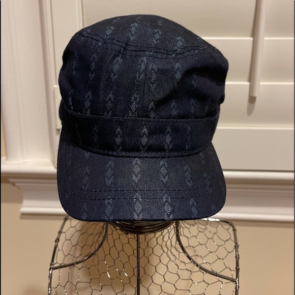 Accessories - Cadet Hat with Arrow Print